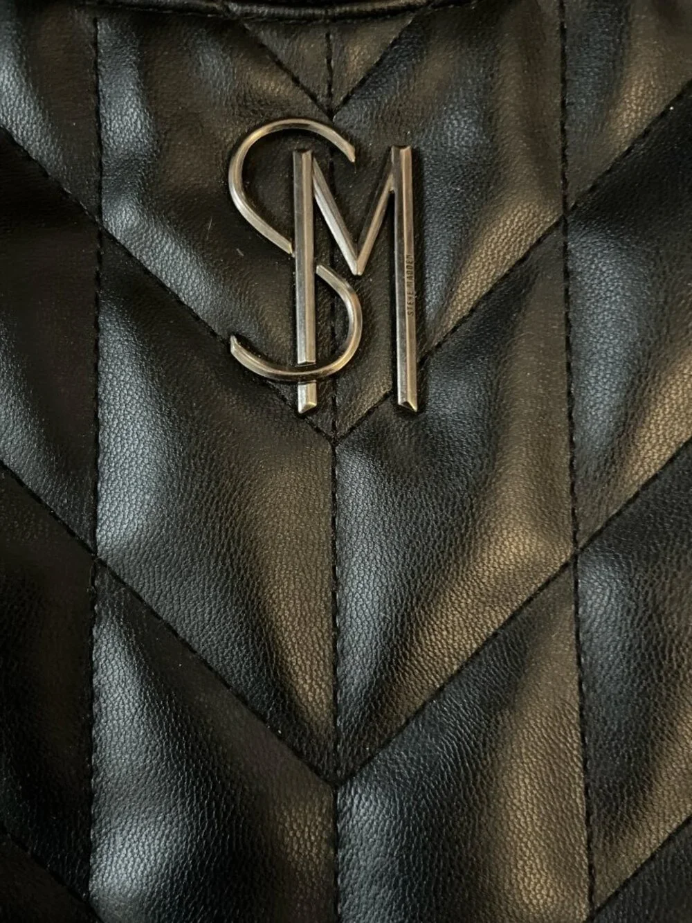 Steve Madden Quilted Black Shoulder Bag SM Logo Chain Strap Hobo Style